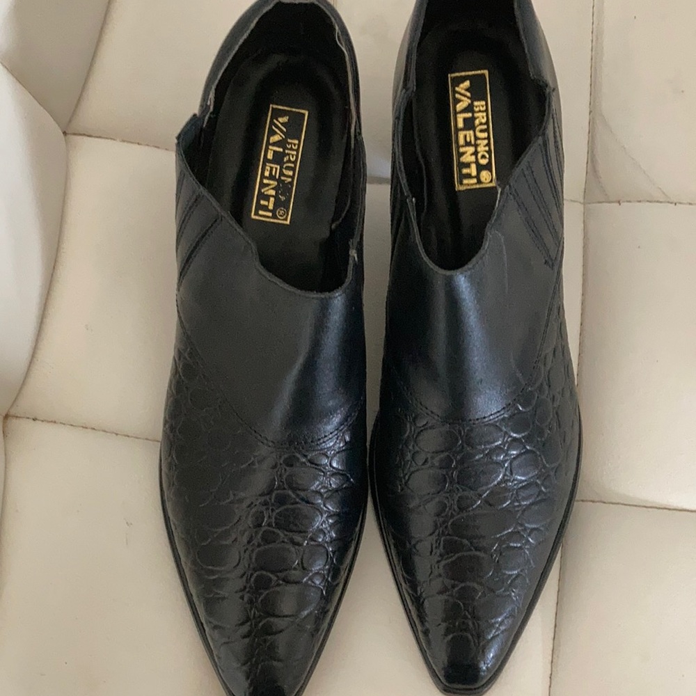 Bruno Valenti black leather ankle boots. Worn once - size 11